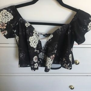 Black and white flowered crop top